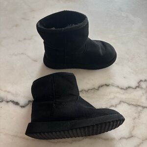 Black Faux Suede Ankle Boots with fur lining girls Size 10